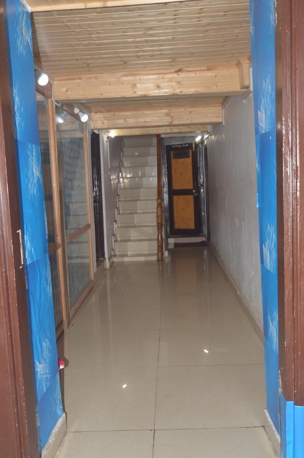 Kashmir House 2*