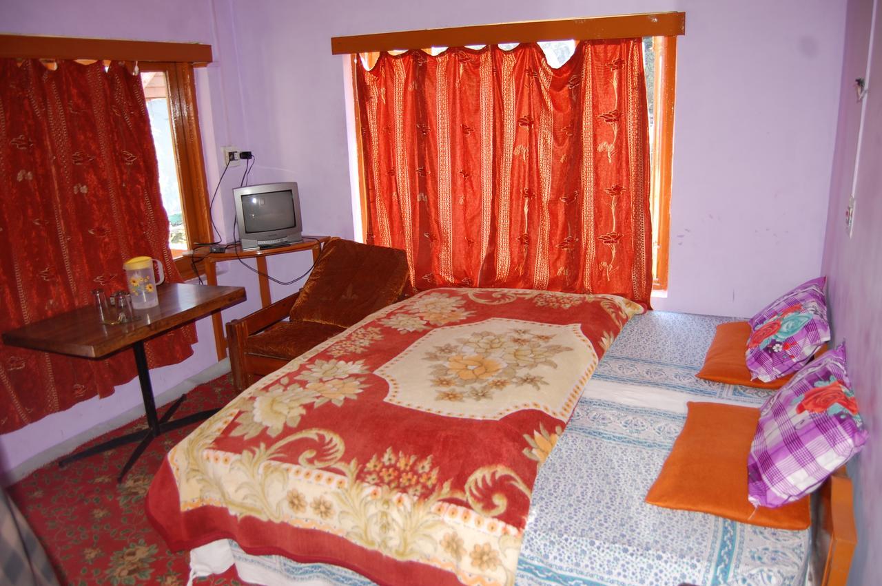 New Relax Inn, Pahalgam, 2 Km From Lidder Valley 2*
