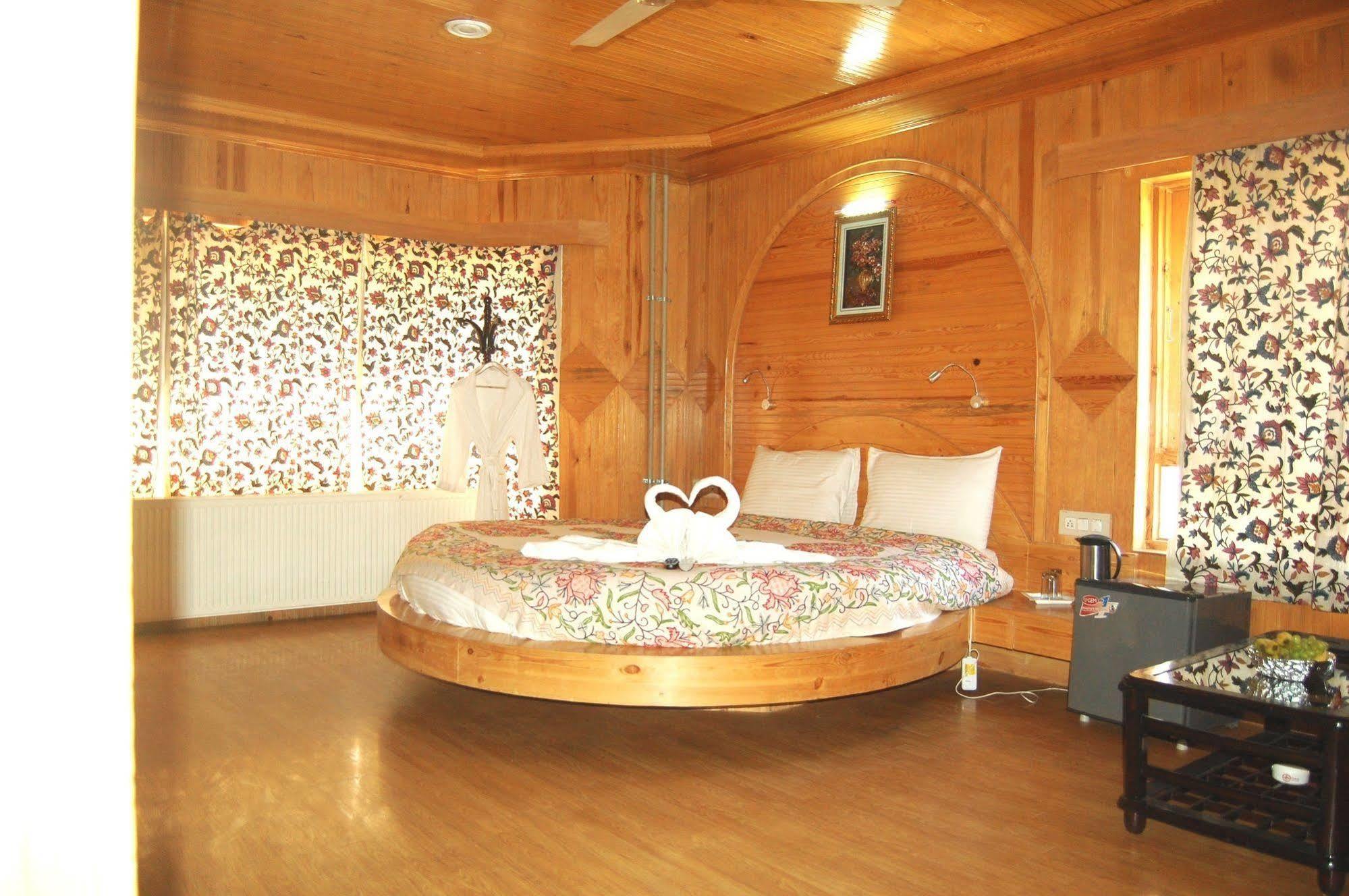 Paradise Hotel Pahalgam