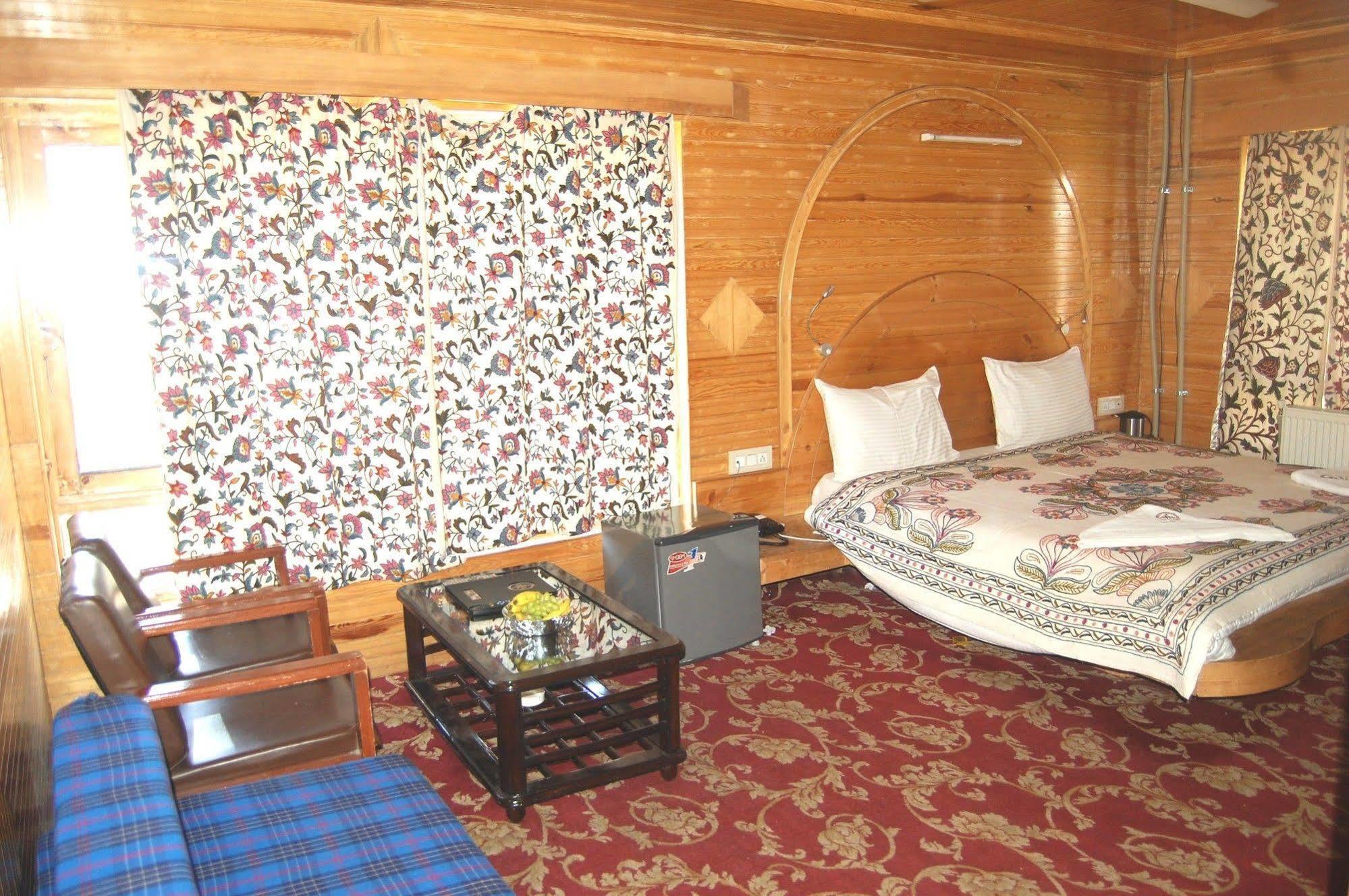 Paradise 4* Pahalgam