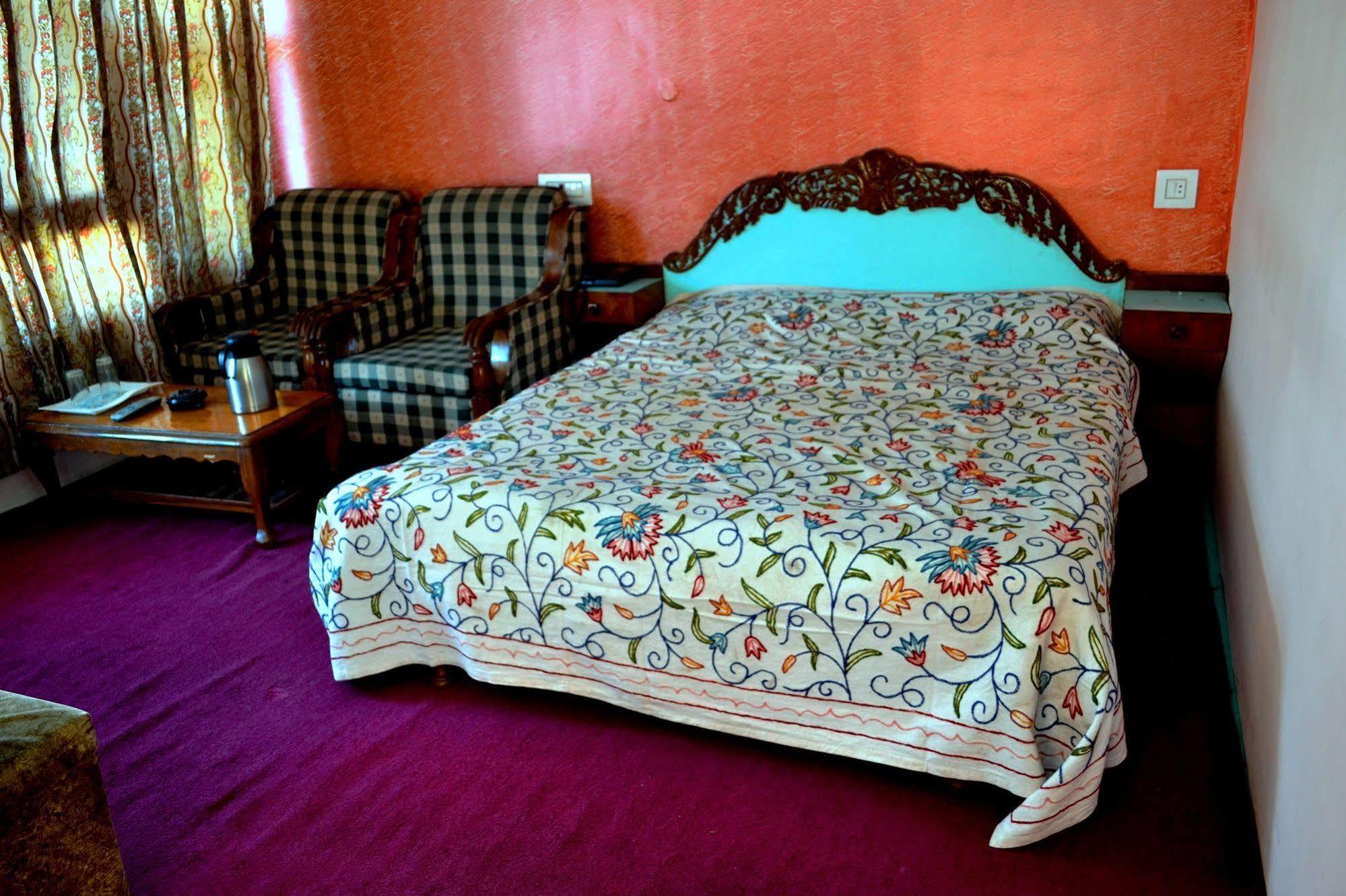 Noor Mahal Pahalgam