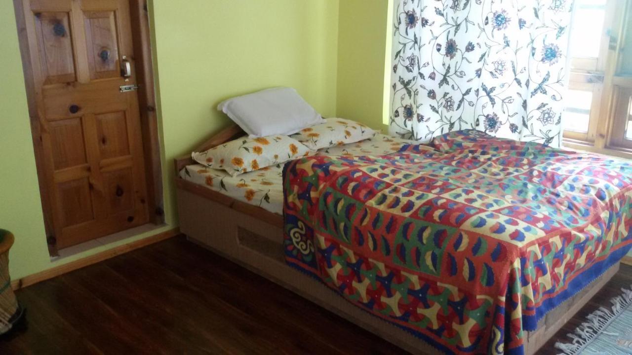 Hakeem Pahalgam
