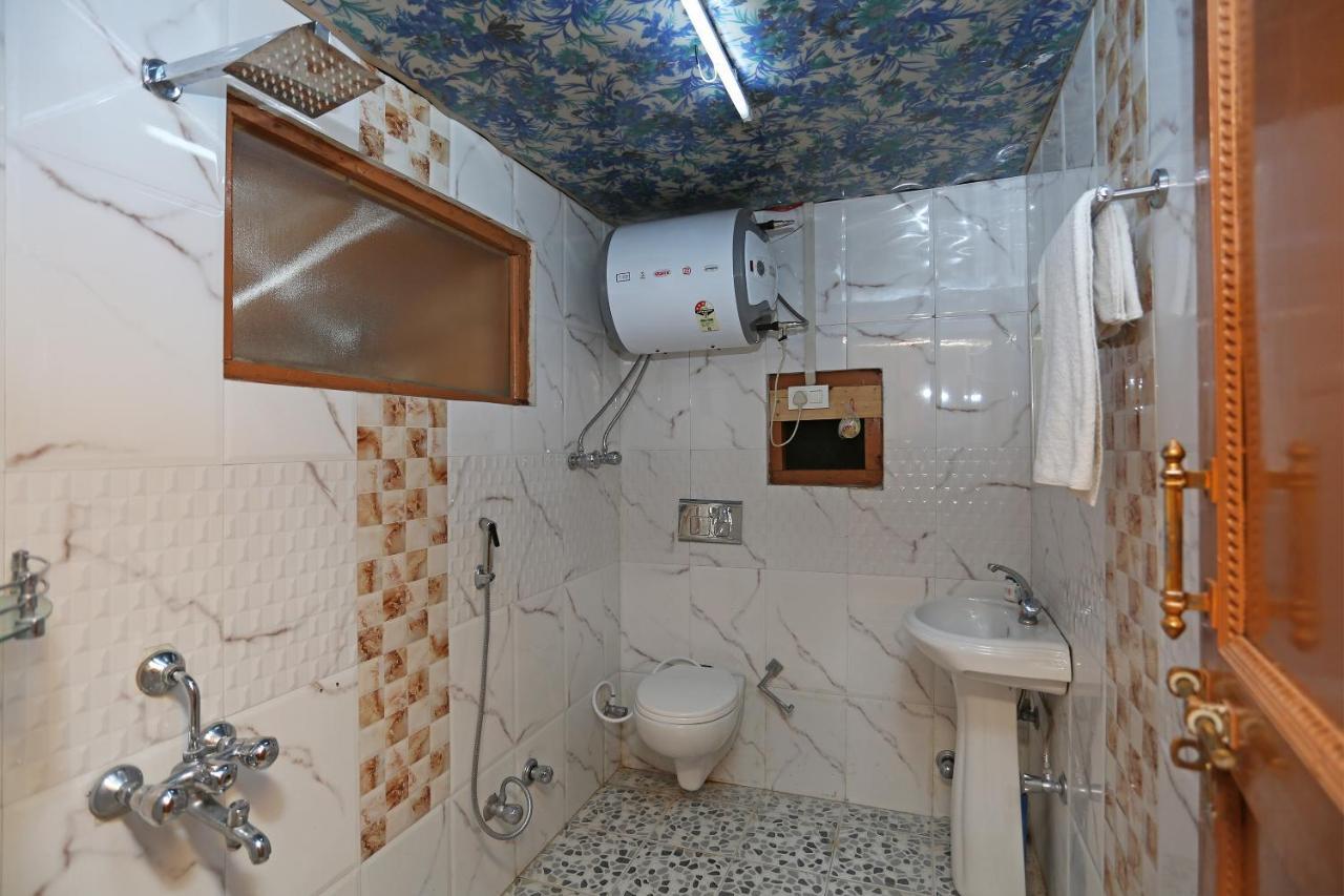 Hotel Oyo 9084 Tourist Palace 3*
